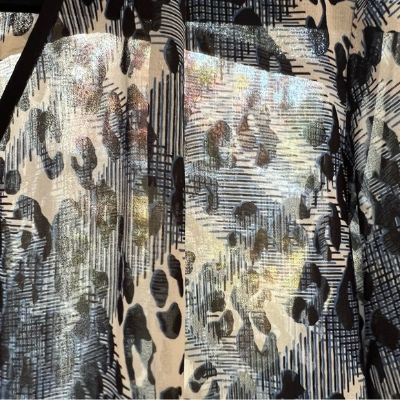 CABI Fatale Animal Print Chiffon #977 Blue Leopard Print Blouse - Size XL - Picture 11 of 14